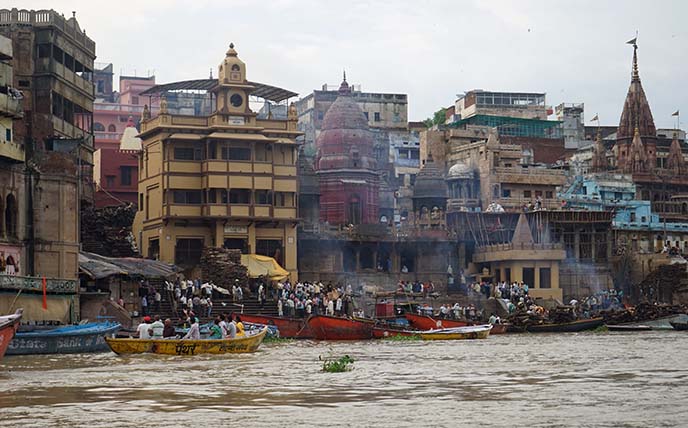 smoke from river ghats varanasi