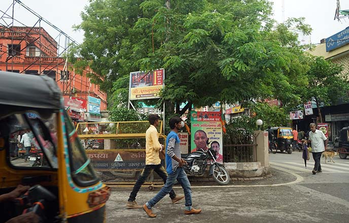 varanasi streets, traffic