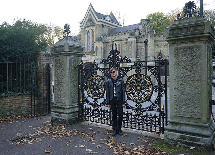 Gothic tour of Highgate Cemetery in North London: British vampire