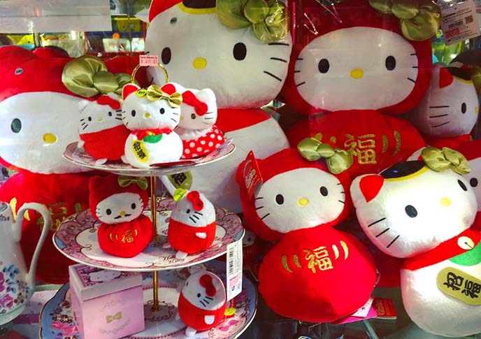 hello kitty daruma toys