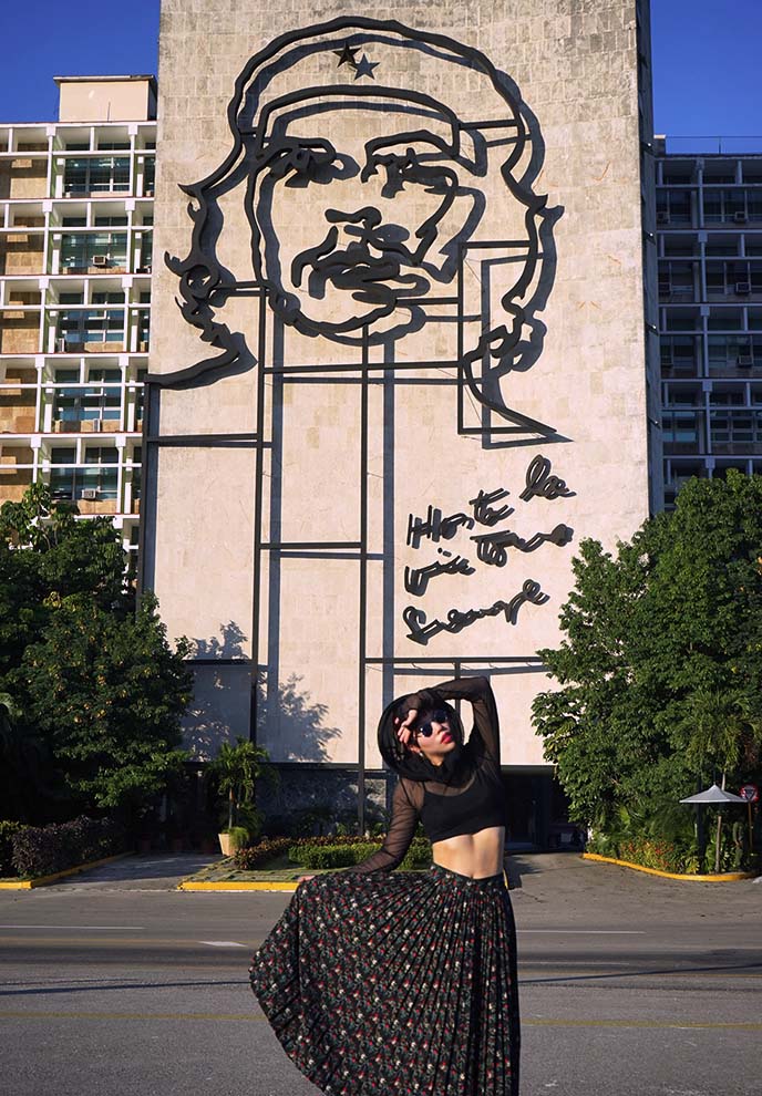 che guevara memorial havana cuba