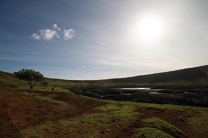 rano raraku crater volcano