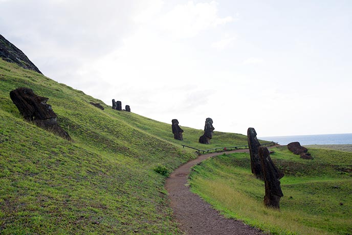 rano raraku moai statue quarry