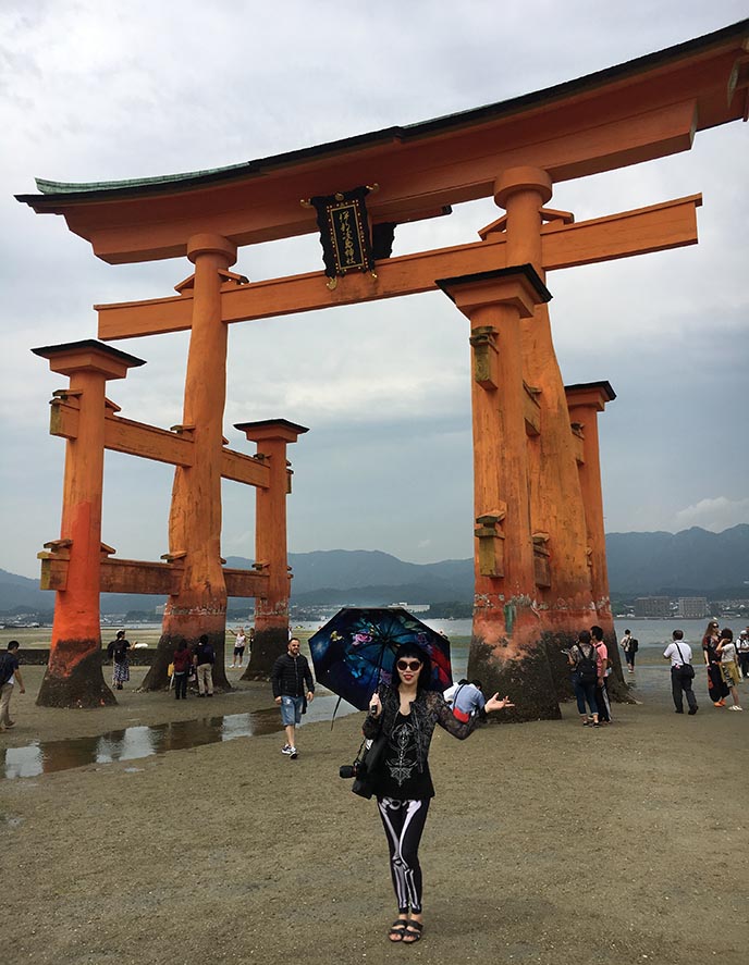 hiroshima gate, miyajima red torii, hiroshima red orange temple gate