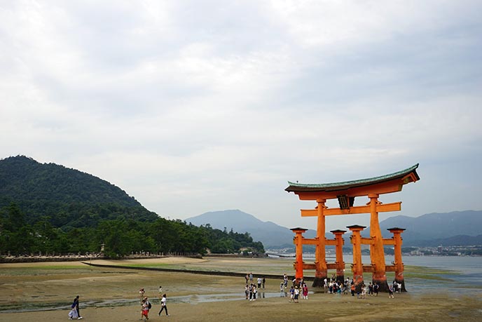 itsukushima shrine hiroshima