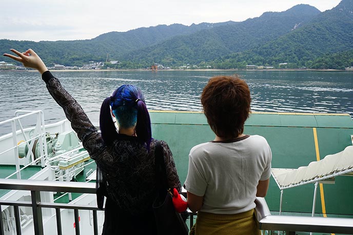 ferry to miyajima japan