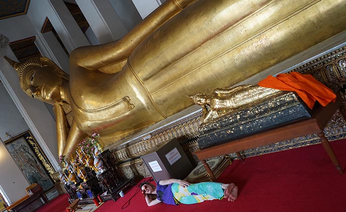 sleeping side buddha statue bangkok