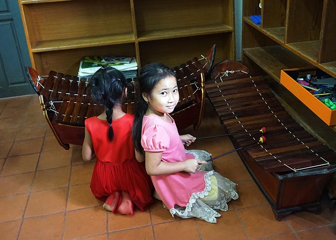 voluntourism laos children's library