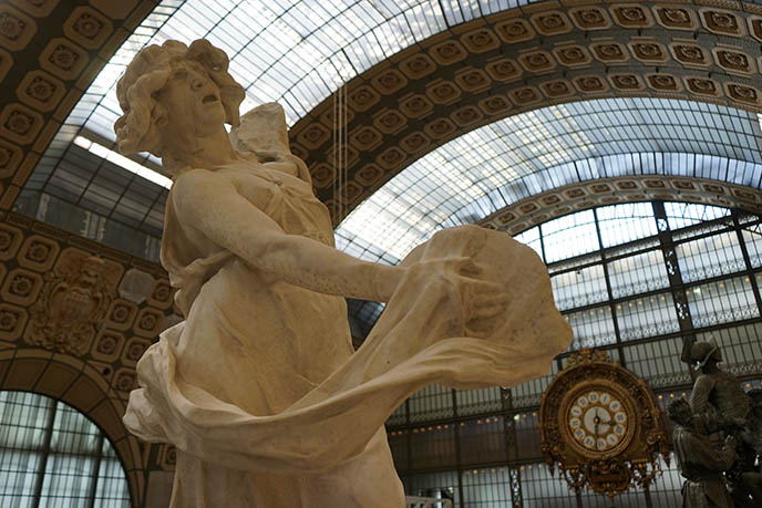 musee d'orsay dramatic statues