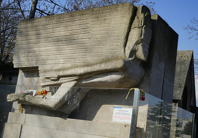 paris oscar wilde grave art deco