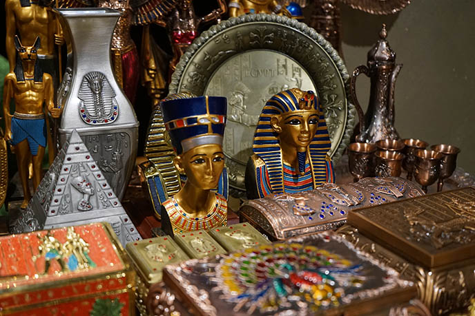 cairo market souvenirs gift shops