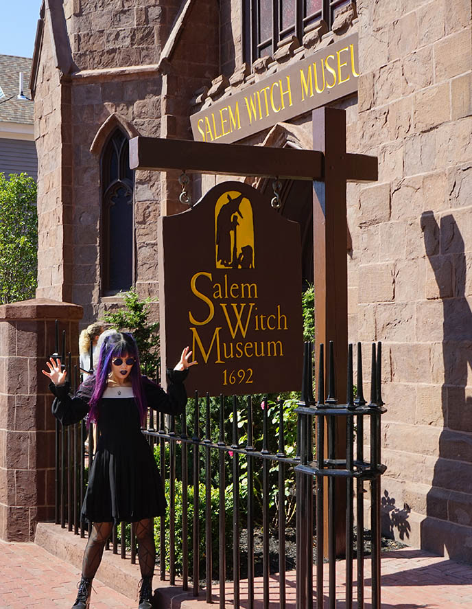 salem witch museum 1692 entrance outside sign