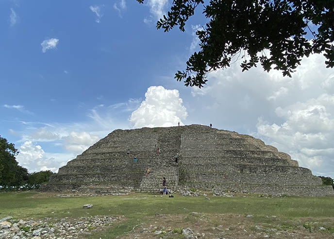 yucatan merida mayan pyramids ruins