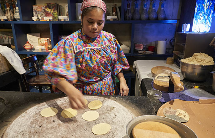 azul condesa tortilla lady making handmade tortillas