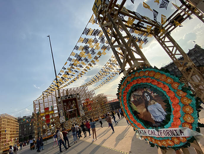 dia de los muertos exhibits altars historic mexico city