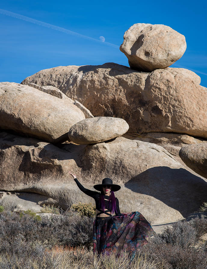 joshua tree weird rocks balancing stones