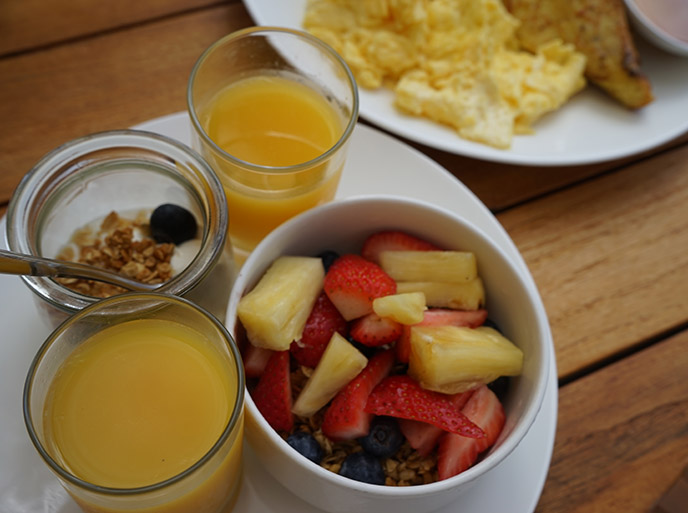 breakfast alohilani resort waikiki oahu hawaii