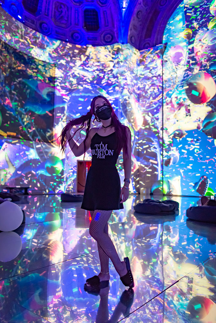 japanese teamlab nyc tour digital projection art girl influencer