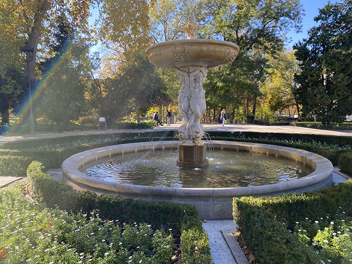 retiro park stately fountains madrid gothic goths