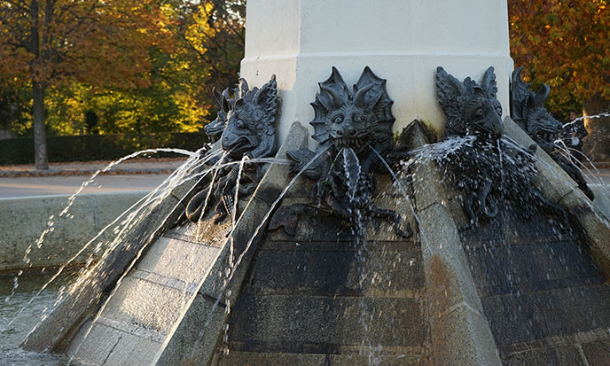 demon fountain satanic monument madrid spain retiro park