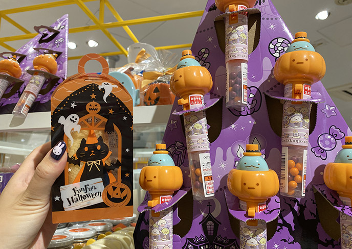 japan dollar stores daiso seria halloween candy 