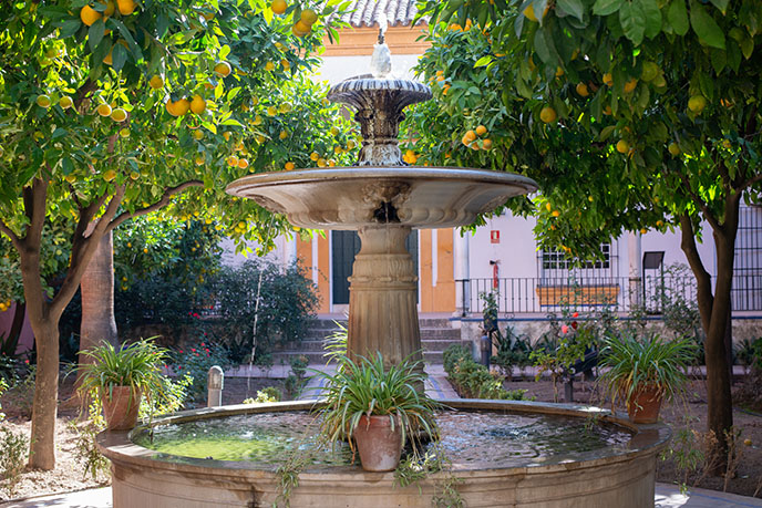 water gardens of dorne real seville fountain oranges