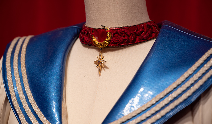 sailor moon choker crescent moon necklace