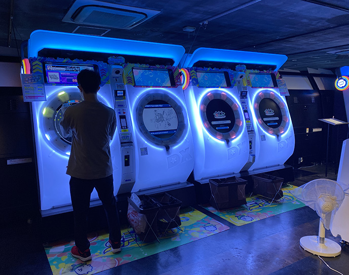 japan arcade games neon lights futuristic