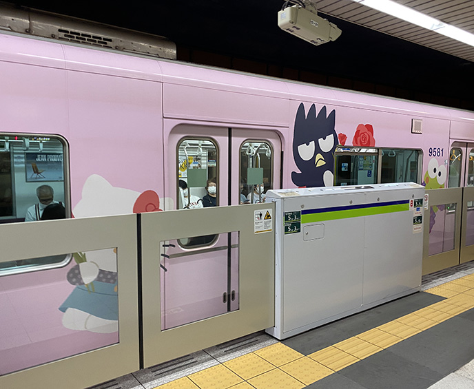 sanrio hello kitty train subway car