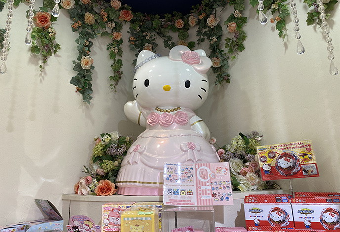 hello kitty in wedding dress bride