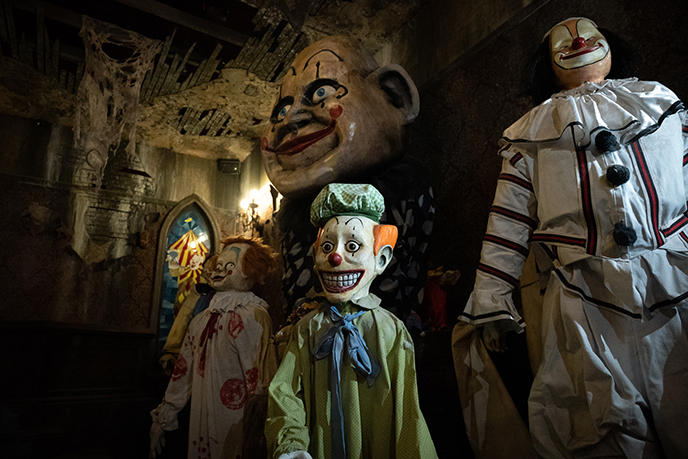 clown dolls horror escape game rooms it