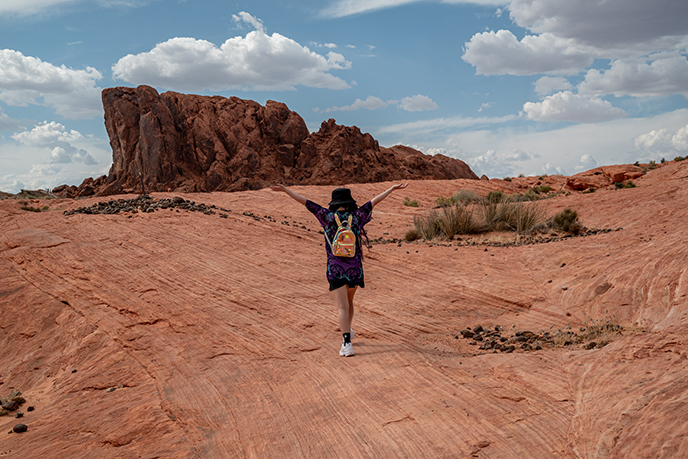 hiking valley of fire guide women travelers