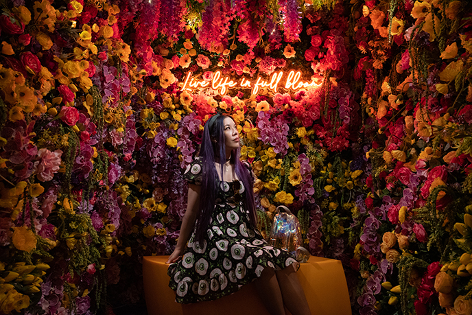 las vegas instagrammable backdrops flower wall bellagio