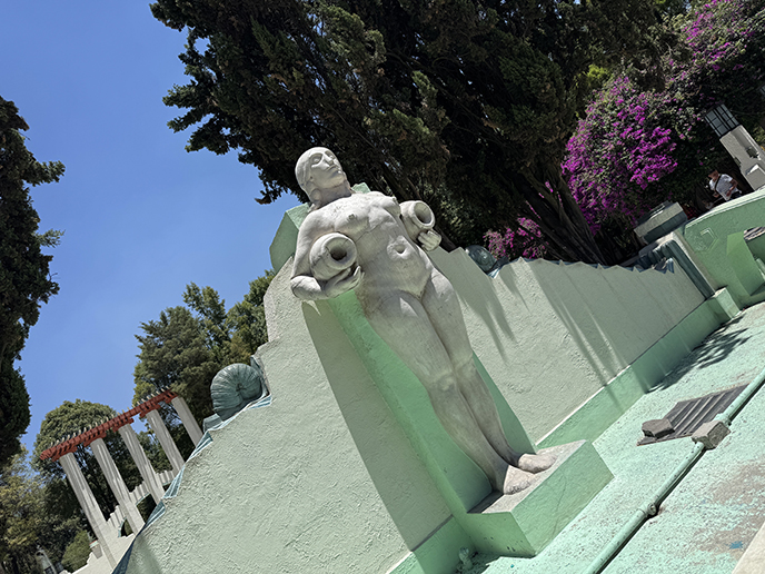 la condesa park fountain woman art deco 