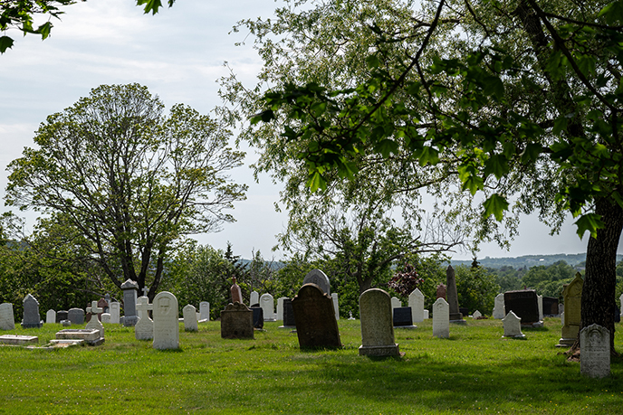 lunenberg graveyard haunted spooky halloween nova scotia