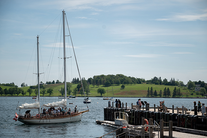 bluenose schooner lunenberg famous boat dime