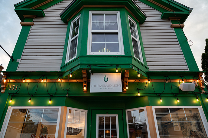 the emerald light restaurant green building shelburne nova scotia