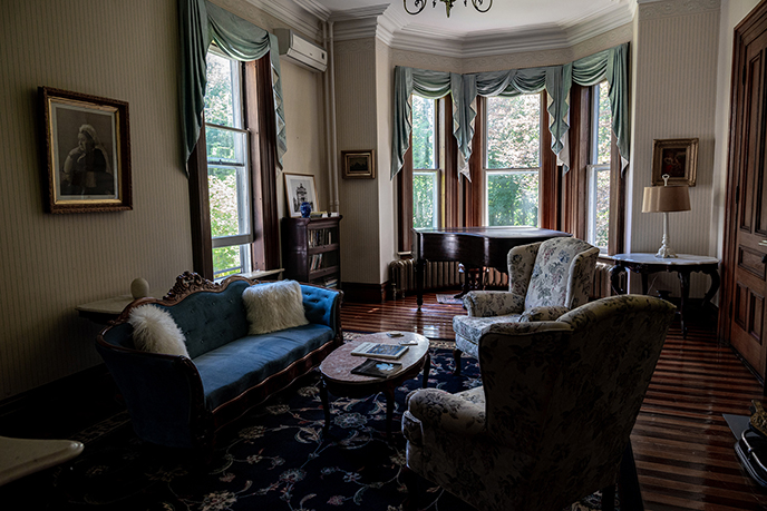 queen anne inn annapolis royal rooms interiors