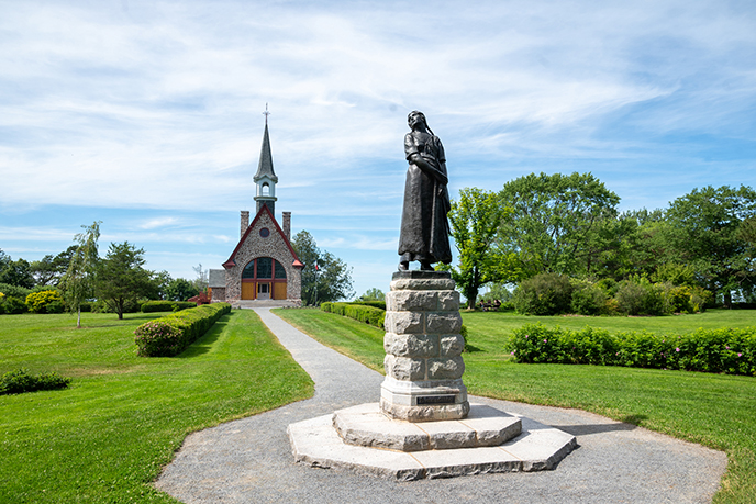 evangelie statue grand pre historic church acadians