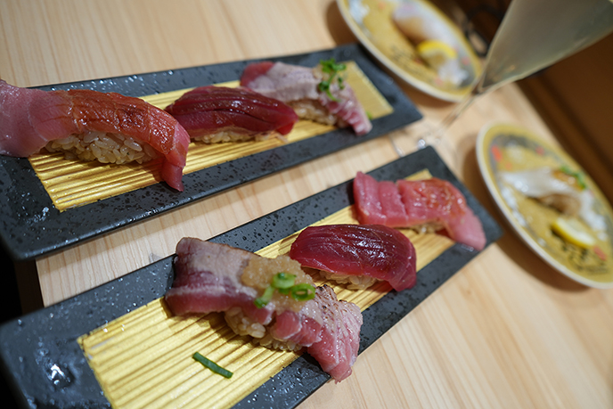sushi ginza onadera nigiri conveyer belt tokyo restaurant raw fish