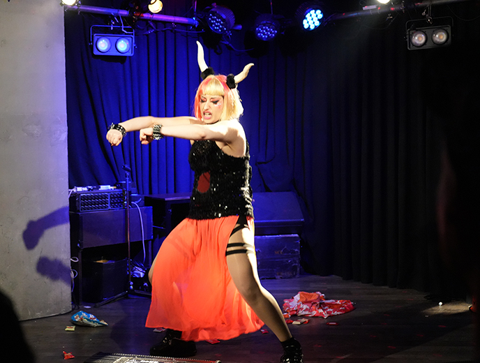 drag queens japan performers voguing