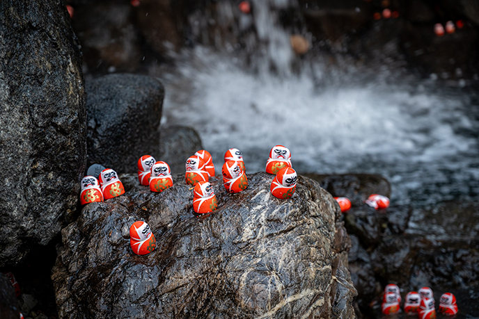 katsuo ji buddhist temple lucky red dolls daruma