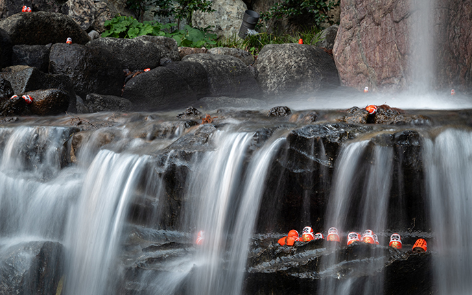 minoh falls daruma waterfall osaka