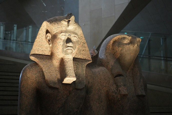 egypt headdress pharoah statues