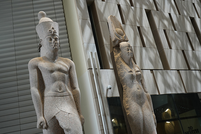 giant egyptian statues egypt museums
