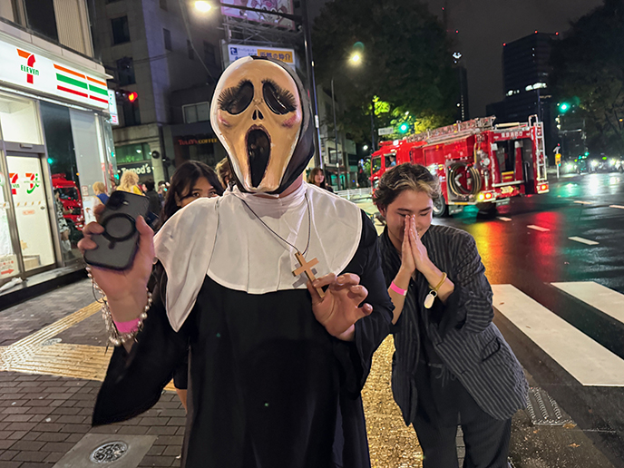 tokyo shinjuku halloween 2 choome streets lgbtq clubs