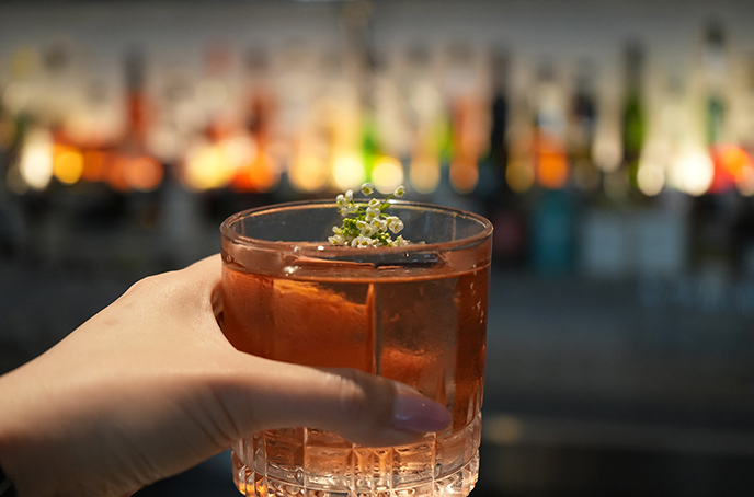 botanist bar vancouver cocktails flowers herbal